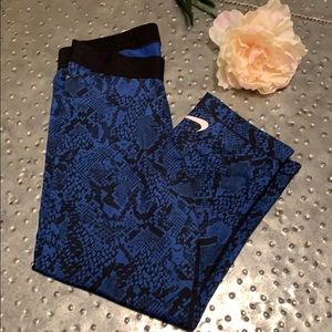 Nike Cropped Legging Blue Snake Skin